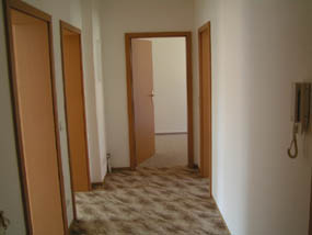 Flur mit Blick aufs Kinderzimmer