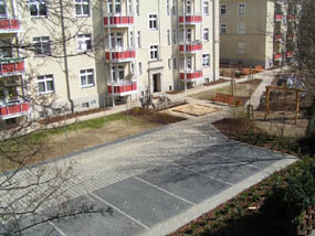 Blick auf den Spielplatz von der 1. Etage